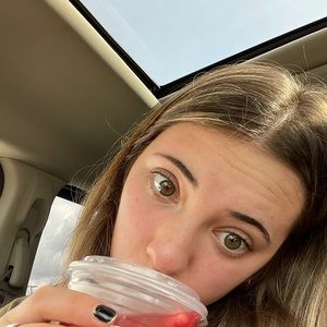 Meet your Posher, Kasidy